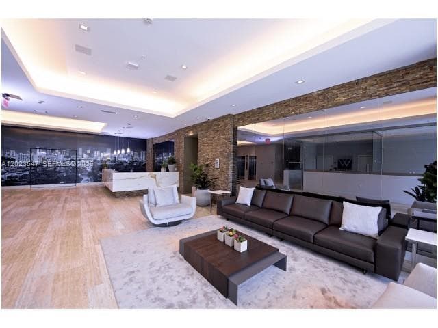 729 NW 2nd St # 1020, Miami FL 33128 — 4