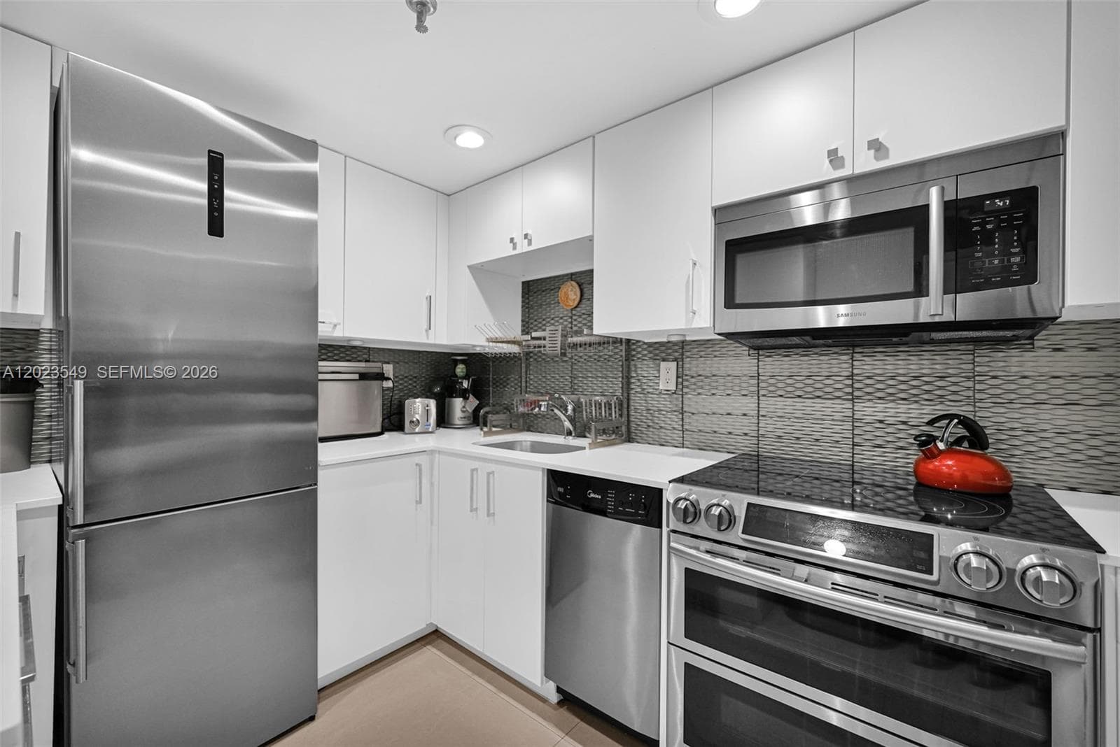 2401 Collins Ave # 504, Miami Beach FL 33140 — 12