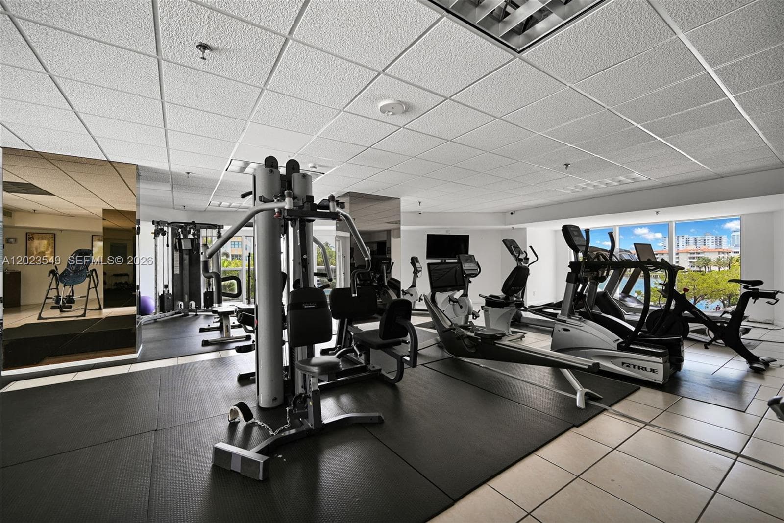 2401 Collins Ave # 504, Miami Beach FL 33140 — 26