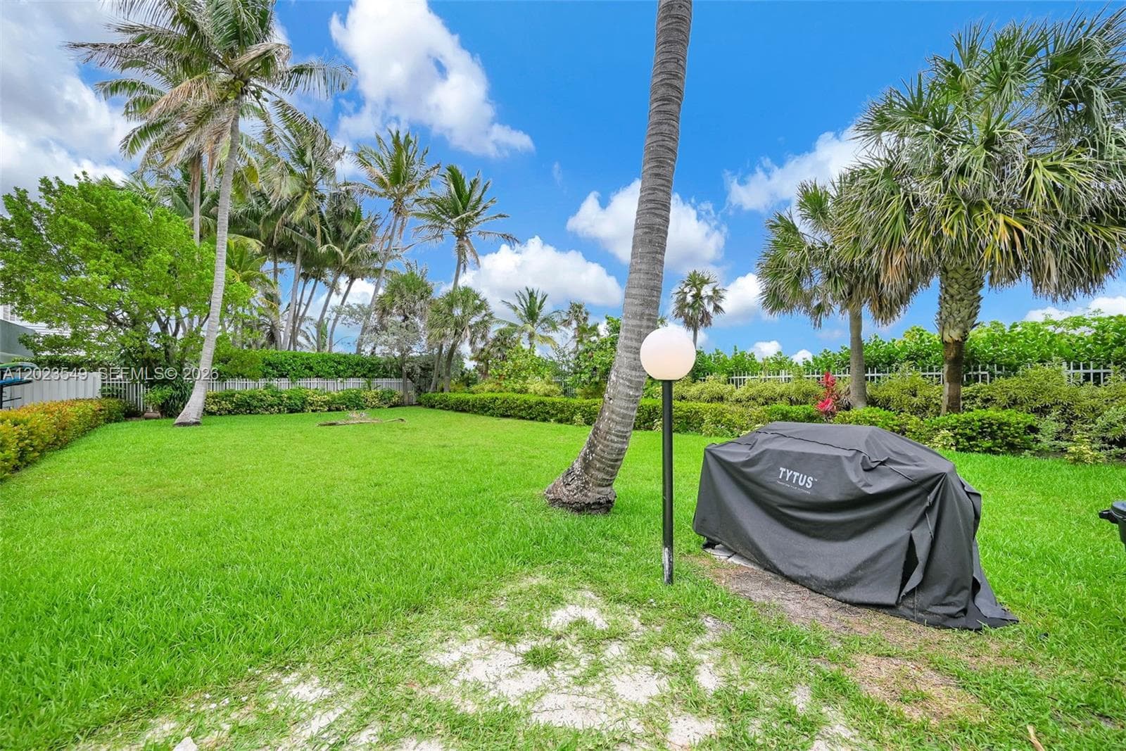 2401 Collins Ave # 504, Miami Beach FL 33140 — 38