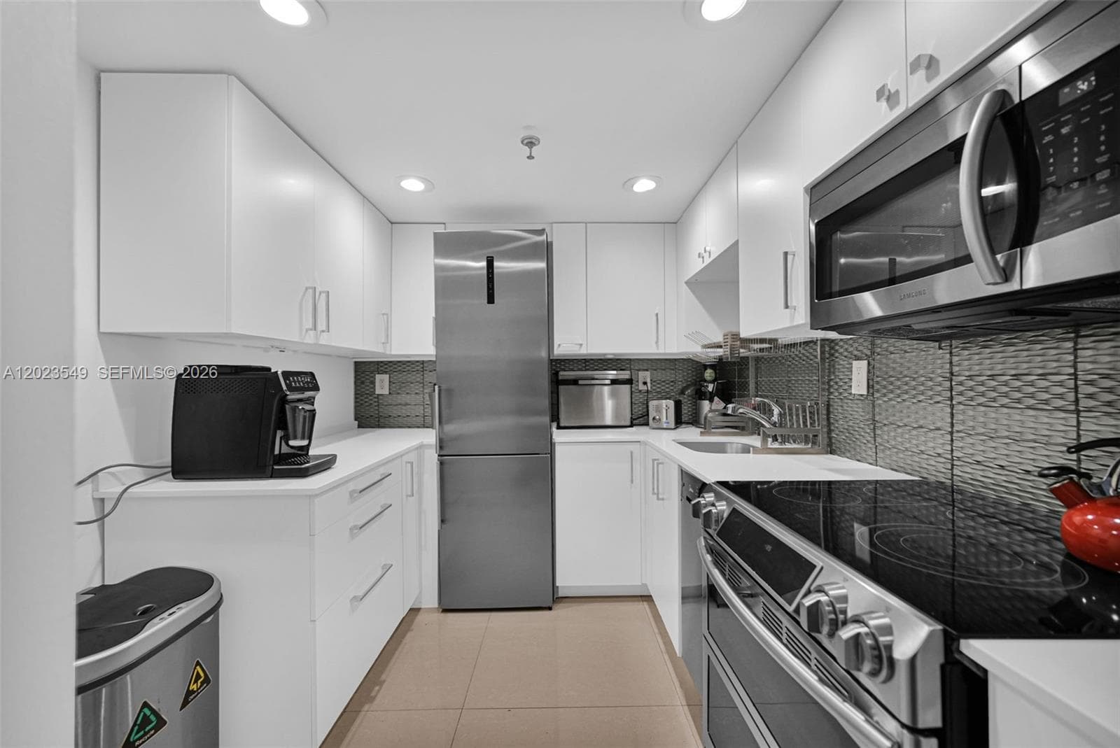 2401 Collins Ave # 504, Miami Beach FL 33140 — 11
