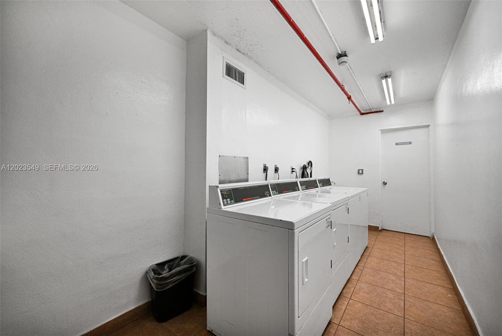 2401 Collins Ave # 504, Miami Beach FL 33140 — 29
