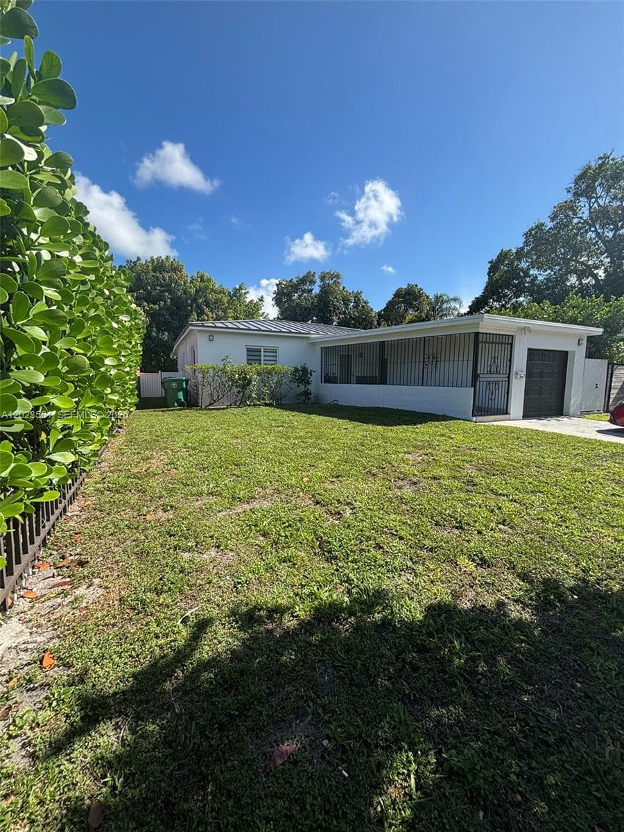 1648 SW 13th St, Miami FL 33145 — 24