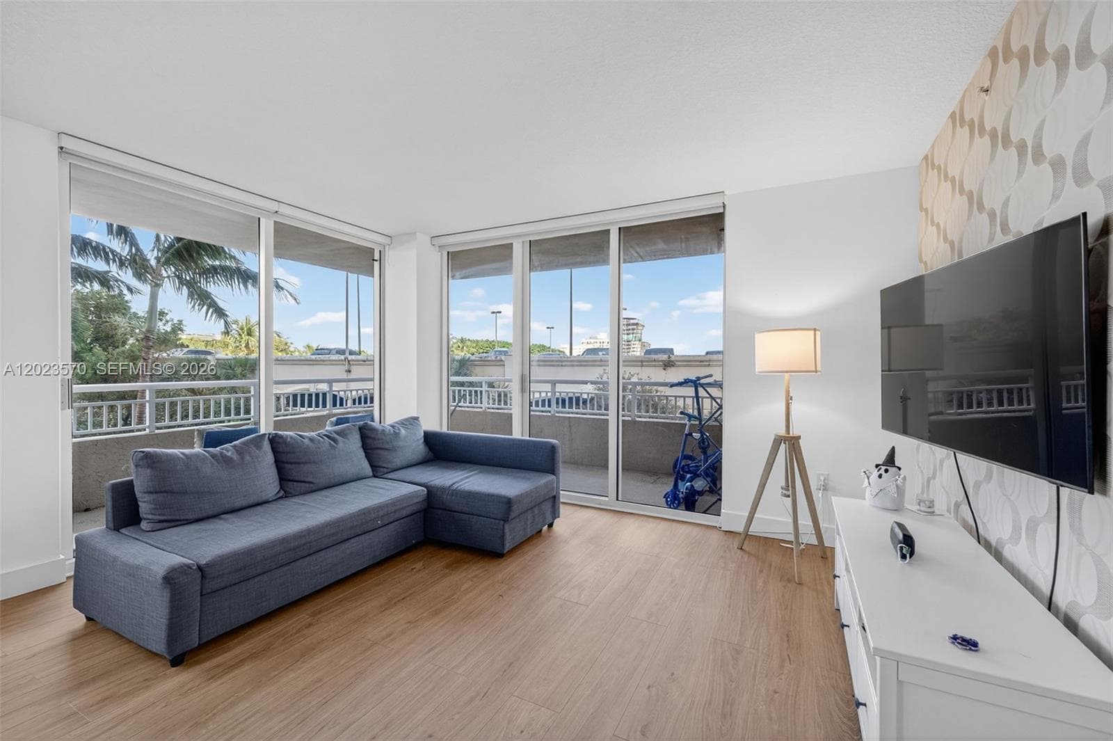 19501 W Country Club Dr # 313, Aventura FL 33180 — 4