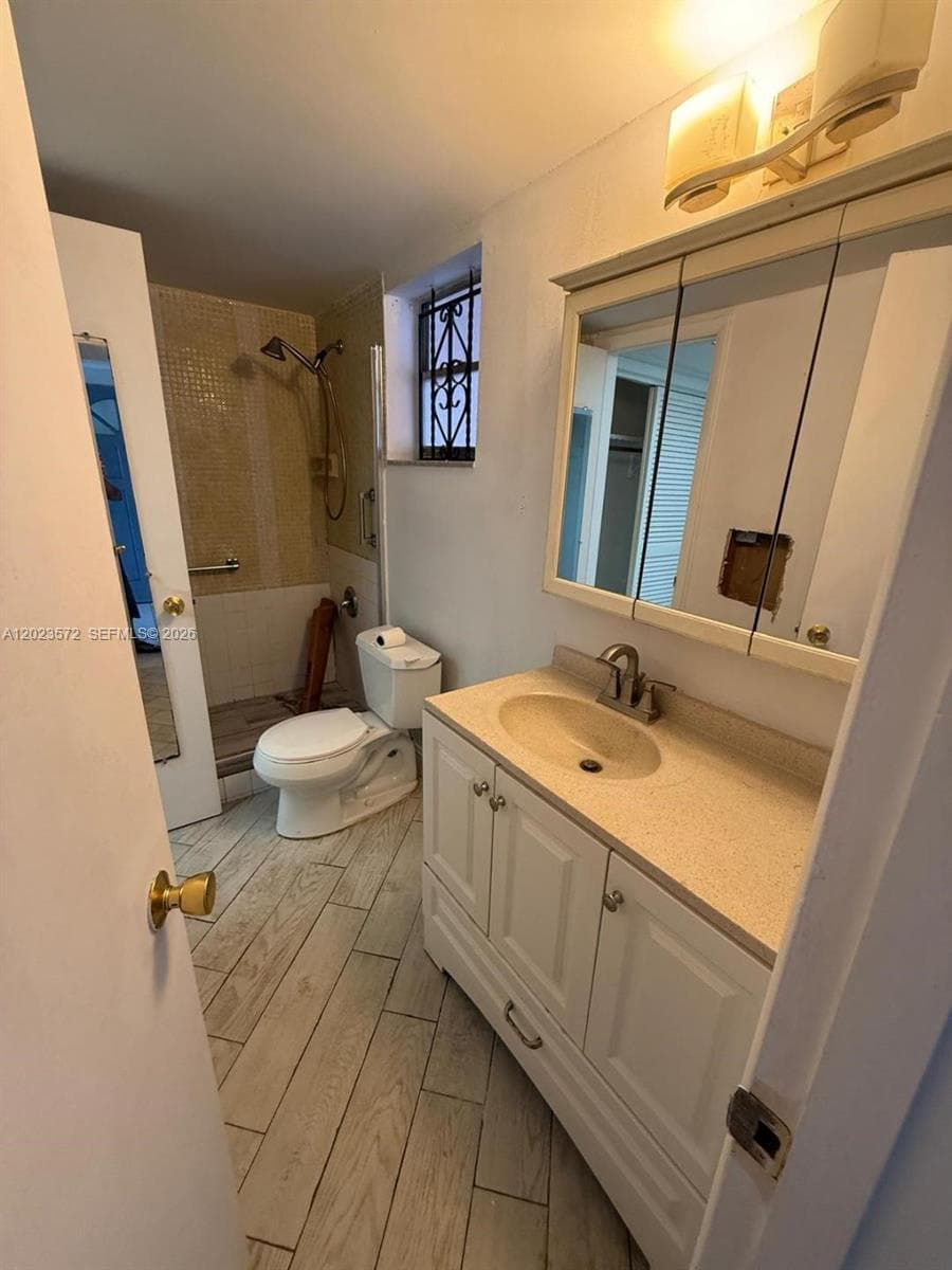 18555 NE 14th Ave # 615A, Miami FL 33179 — 4