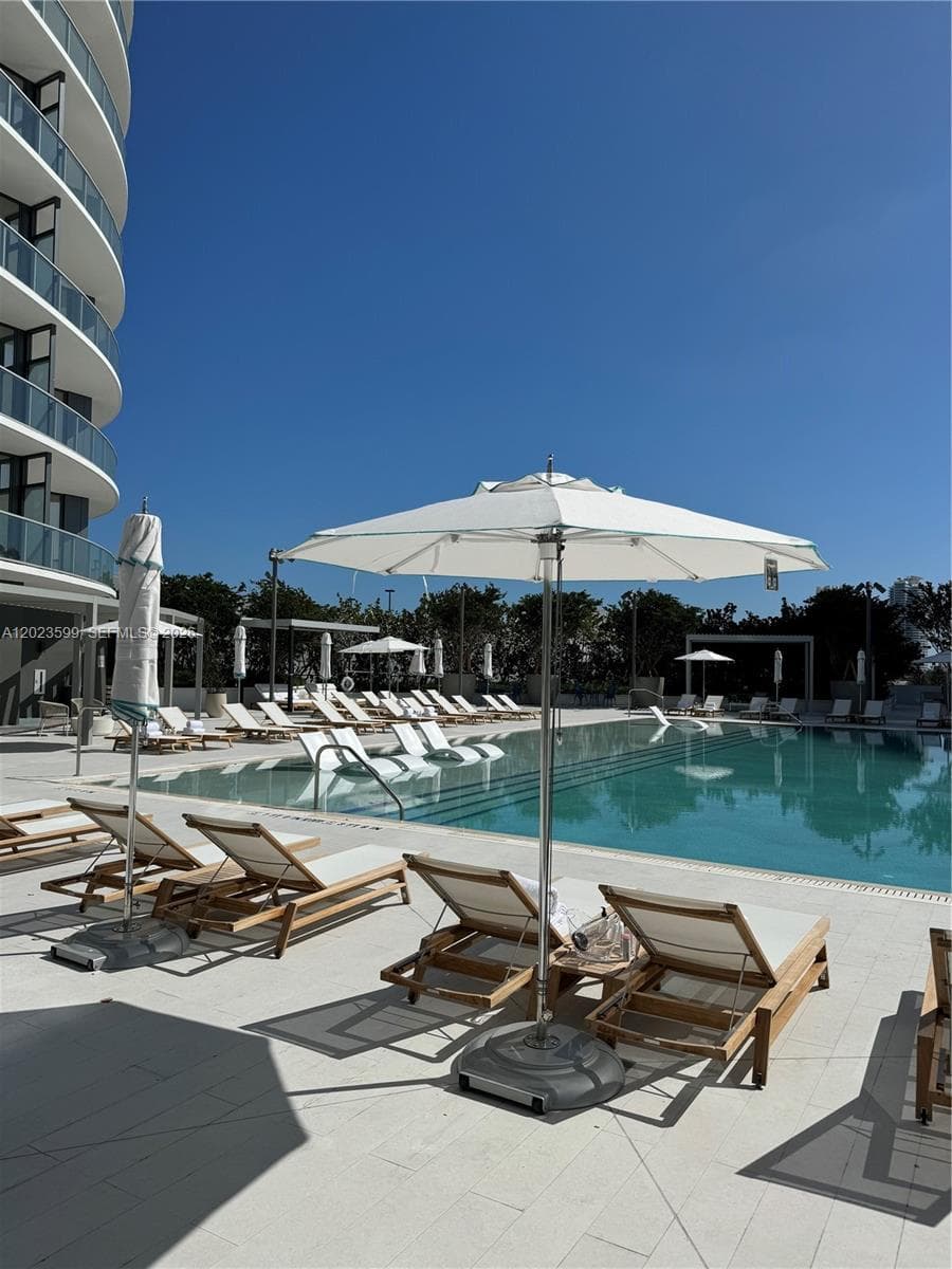 500 Alton # 1205, Miami Beach FL 33139 — 49