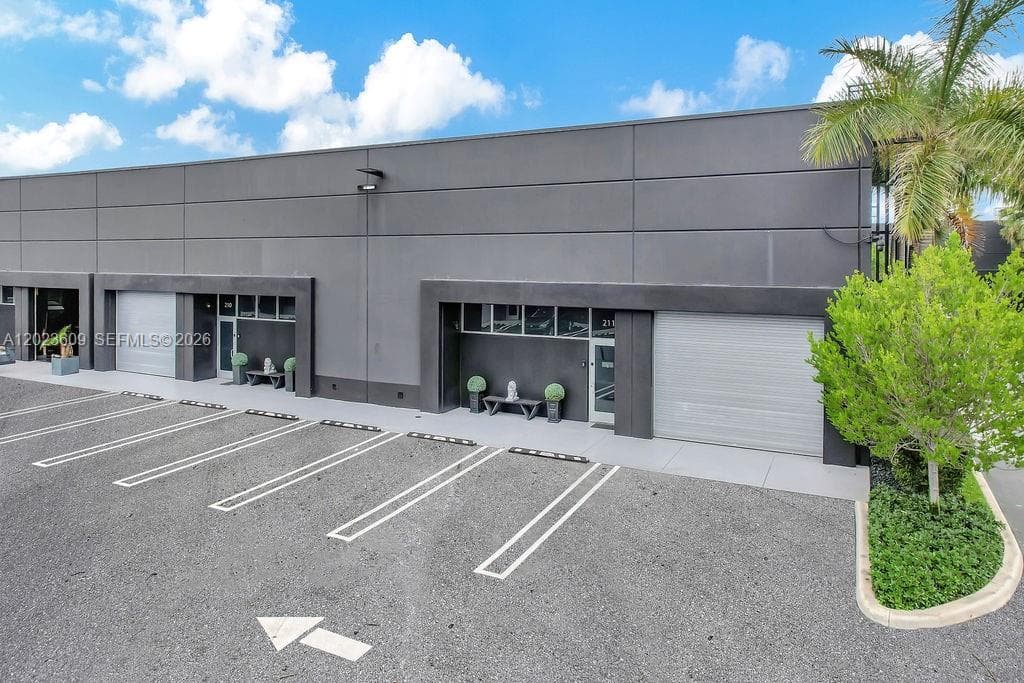 6030 NW 102nd Ave # 211, Doral FL 33178 — 5