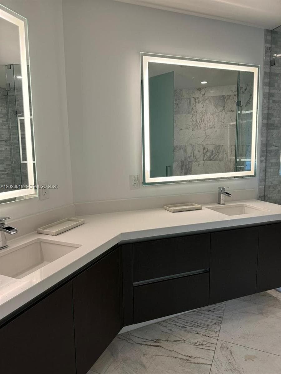851 NE 1st Ave # 1006, Miami FL 33132 — 6