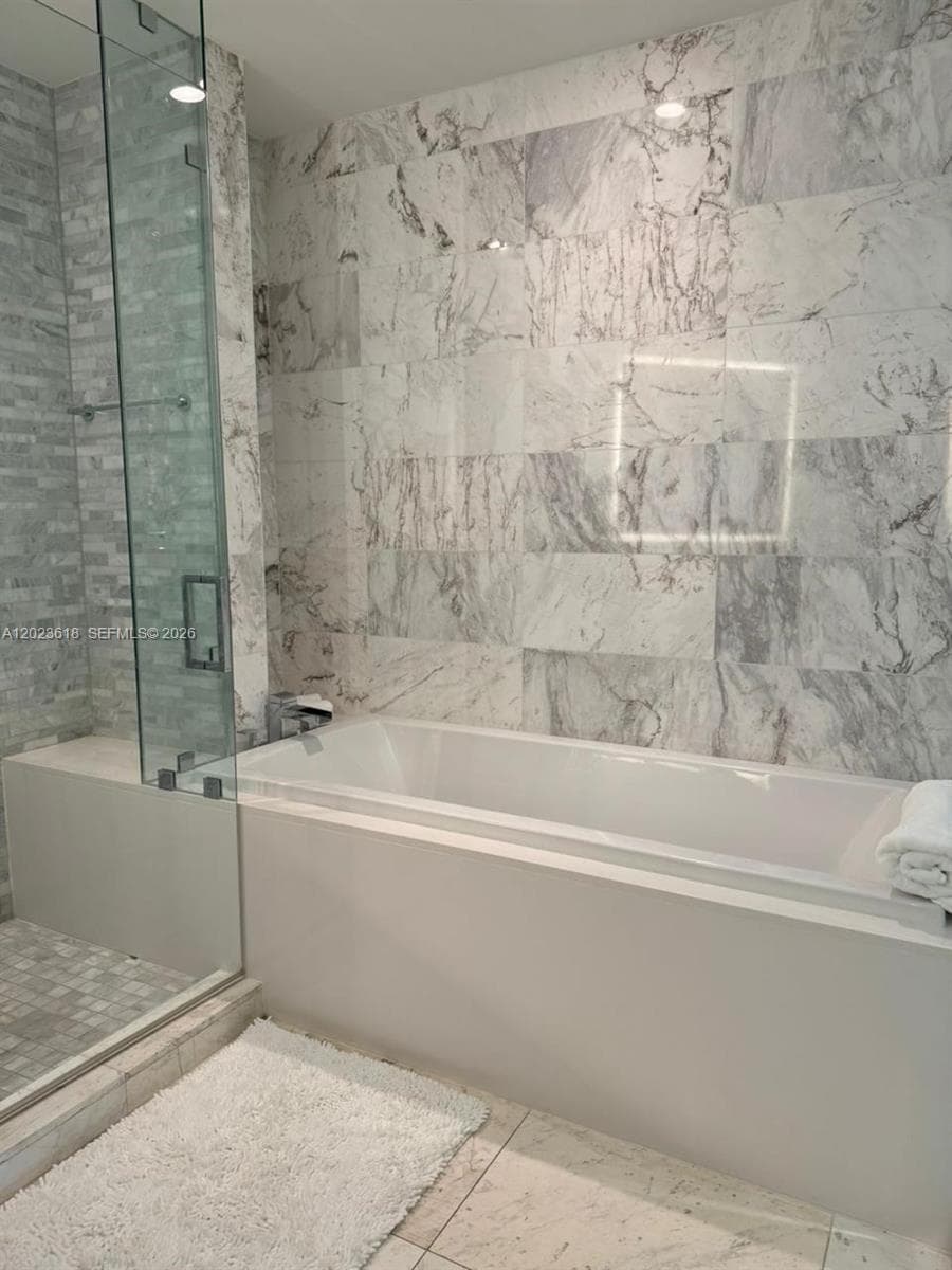 851 NE 1st Ave # 1006, Miami FL 33132 — 7