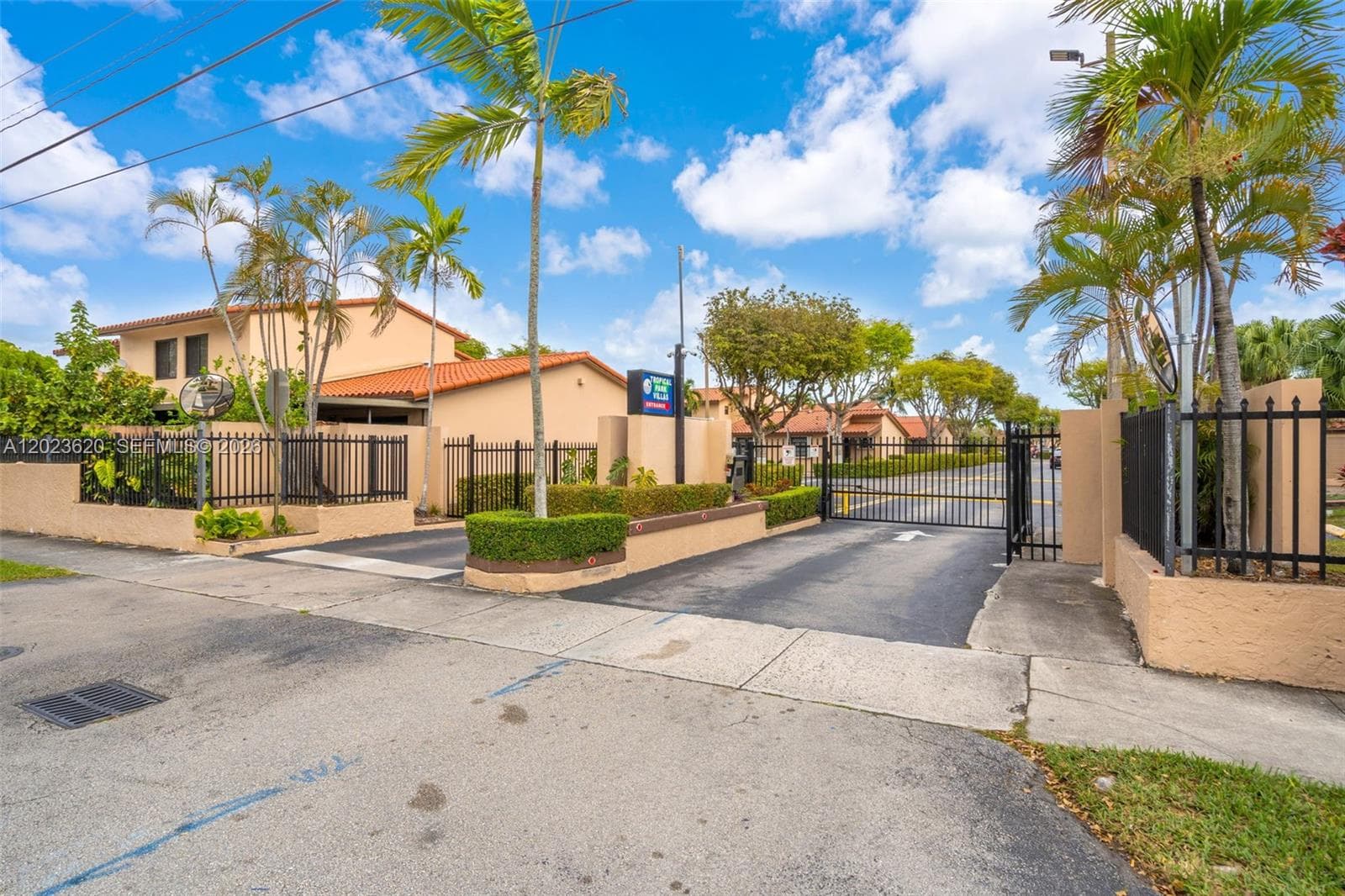 3815 SW 82nd Ave # 41, Miami FL 33155 — 37