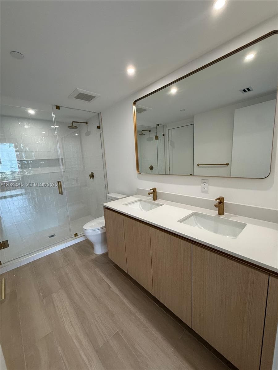 90 NE 32 # 411, Miami FL 33137 — 12