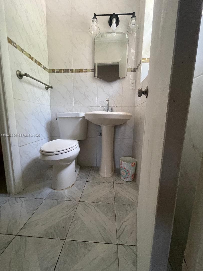 1225 NW 189th Ter, Miami Gardens FL 33169 — 8