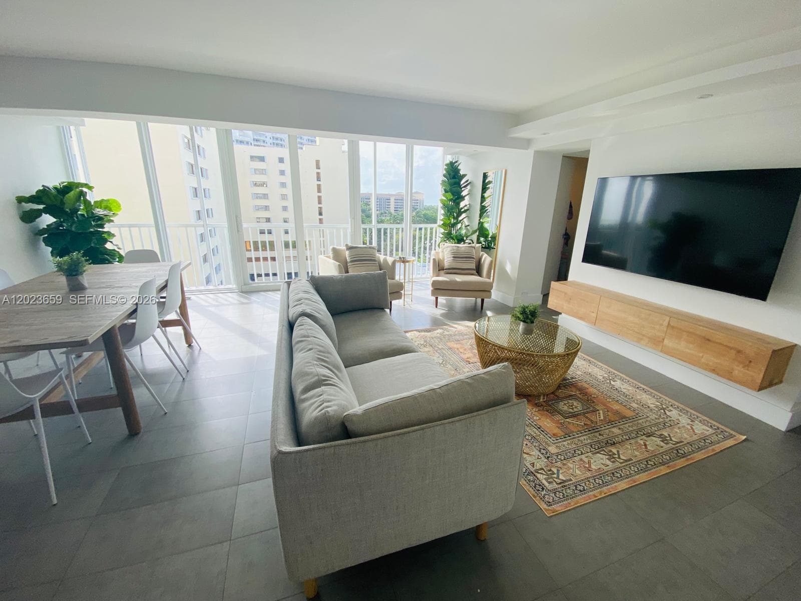 590 Ocean Dr # 8B, Key Biscayne FL 33149 — 3