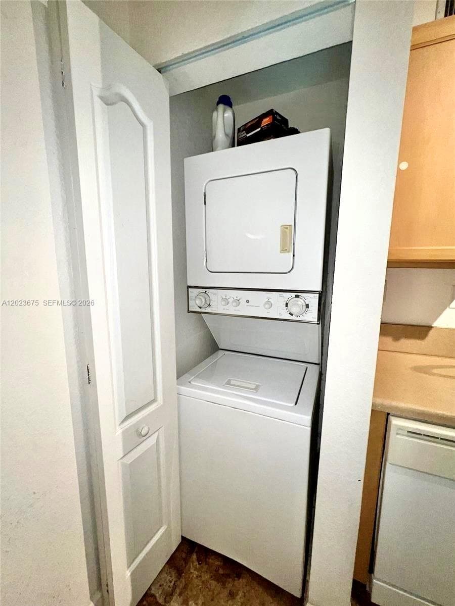 6001 SW 70th St # 454, South Miami FL 33143 — 5