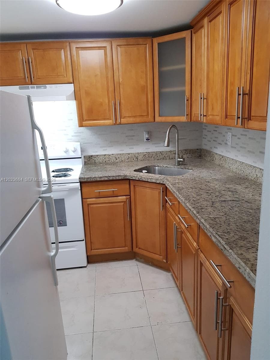 606 W 81st St # 314, Hialeah FL 33014 — 1
