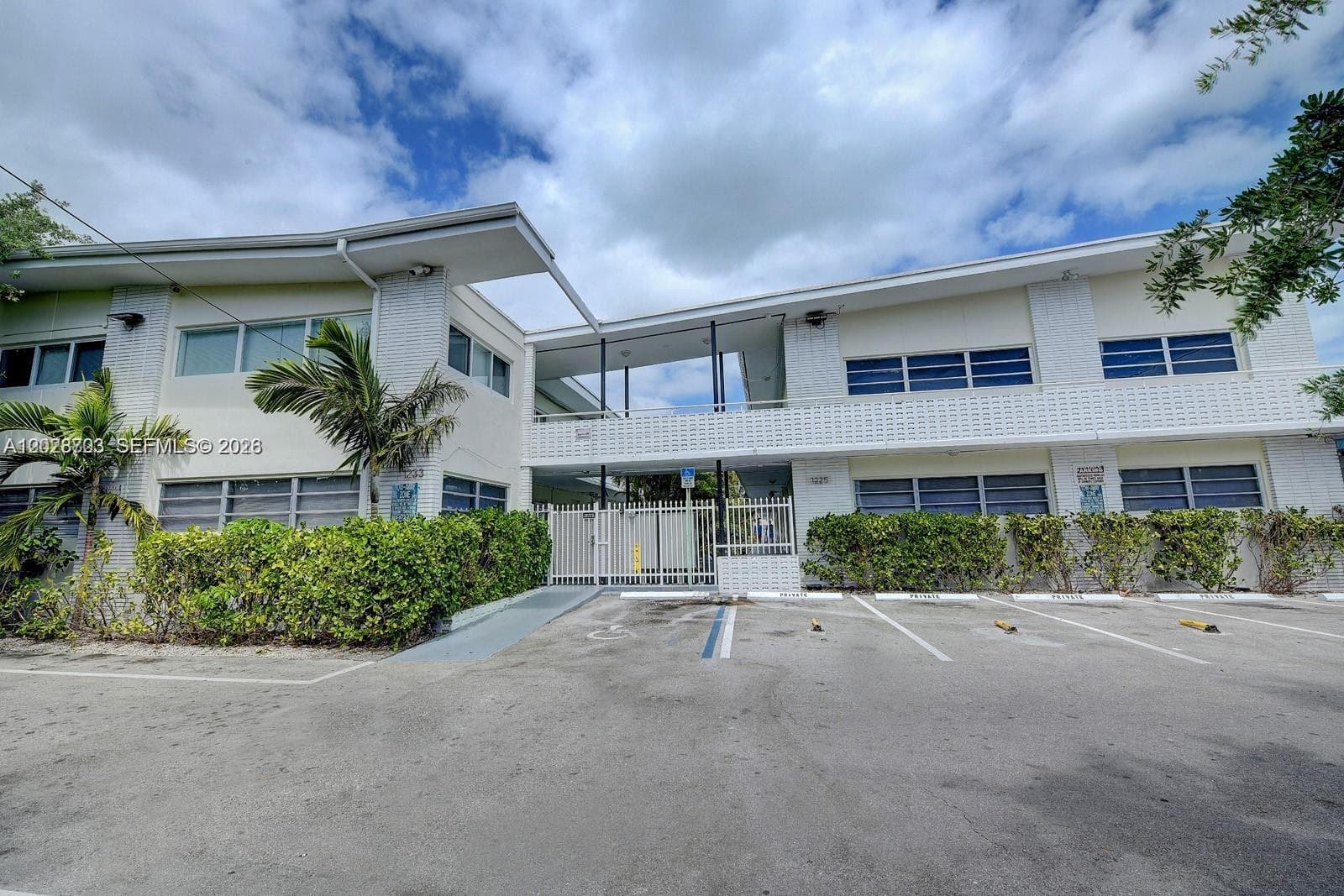 1233 Marseille Dr # 5, Miami Beach FL 33141 — 1