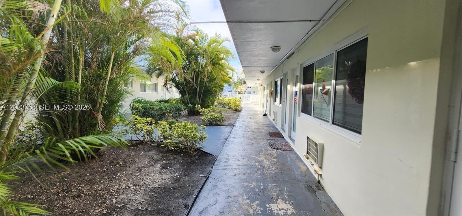 1233 Marseille Dr # 5, Miami Beach FL 33141 — 5