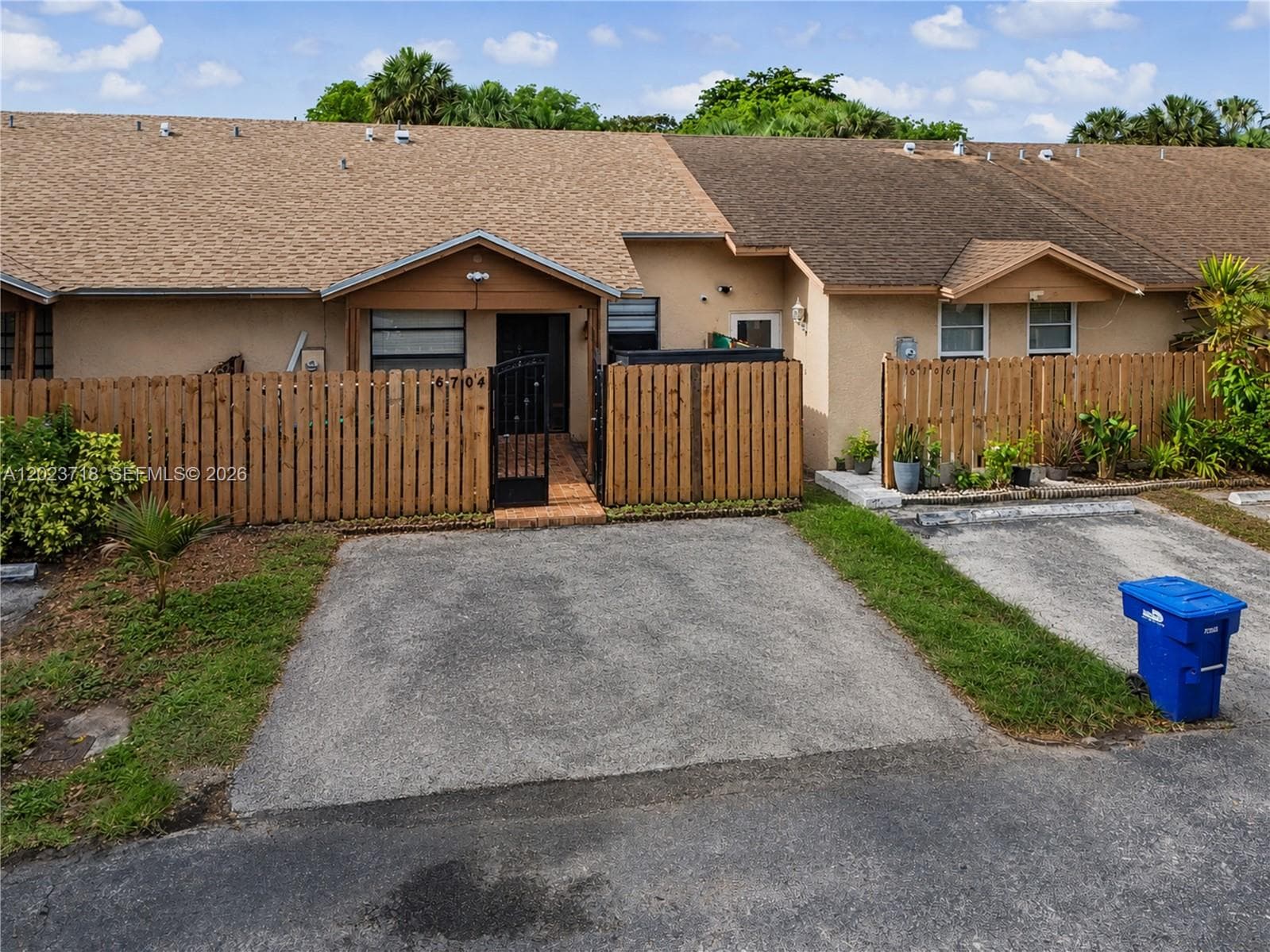 6704 NW 192nd Ter, Hialeah FL 33015 — 2
