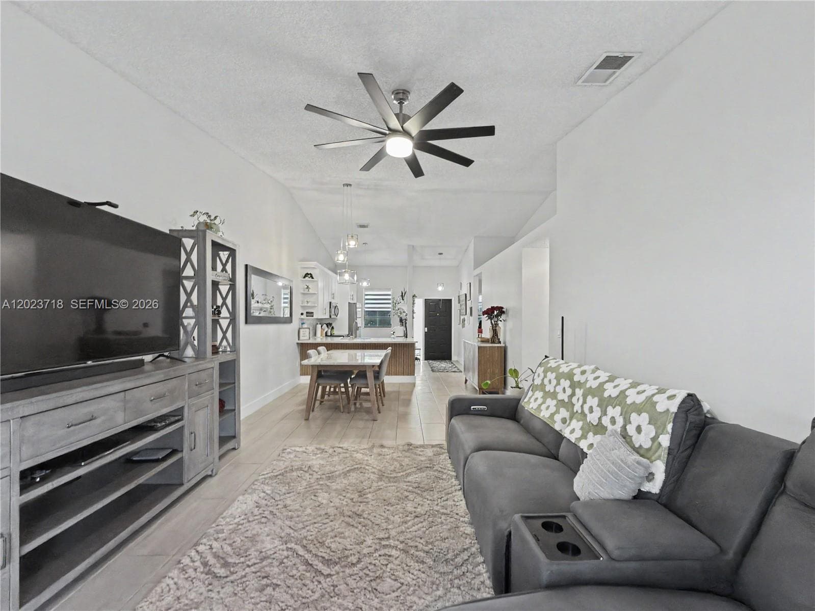 6704 NW 192nd Ter, Hialeah FL 33015 — 6