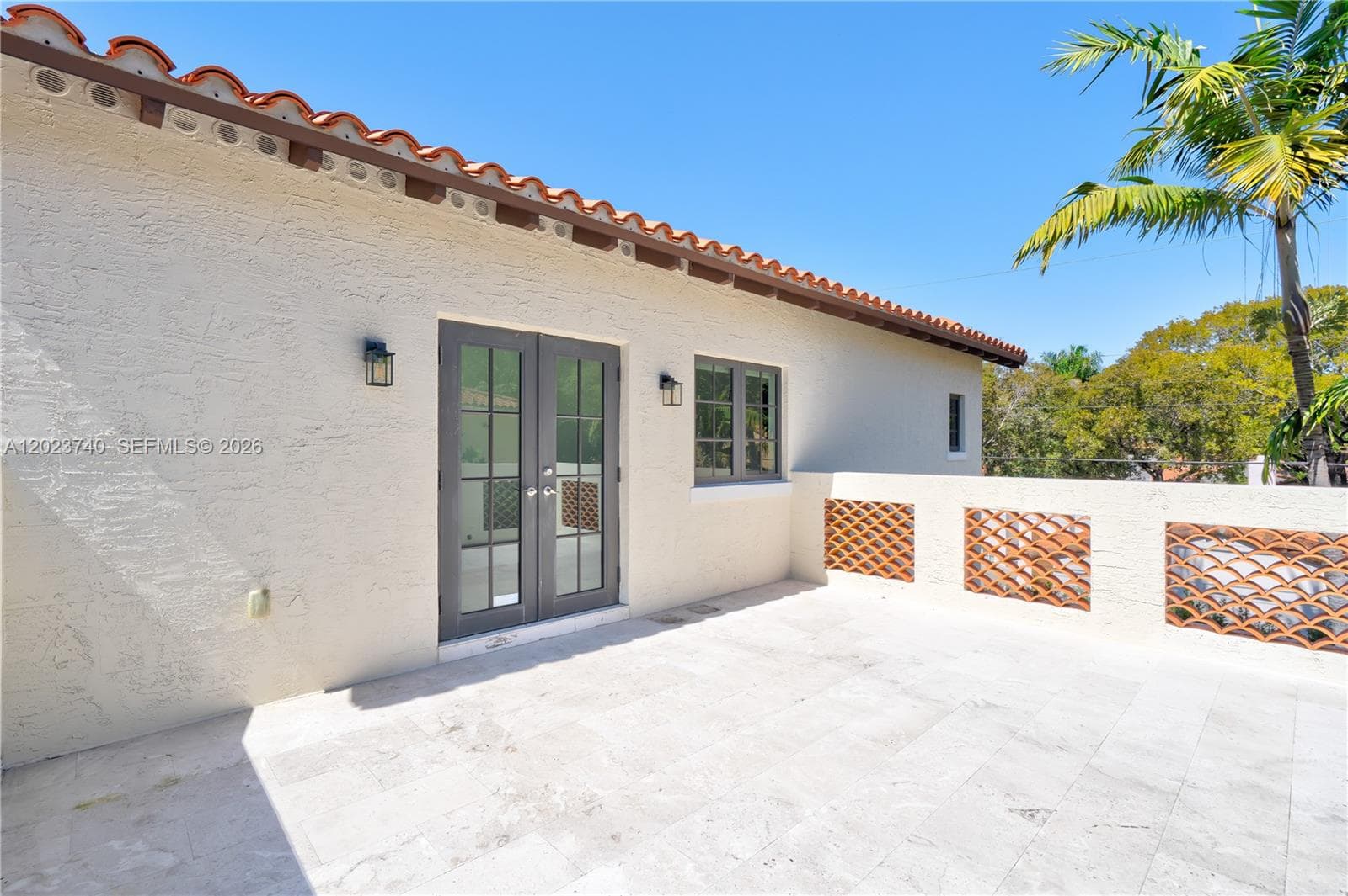 519 Alhambra Cir, Coral Gables FL 33134 — 52