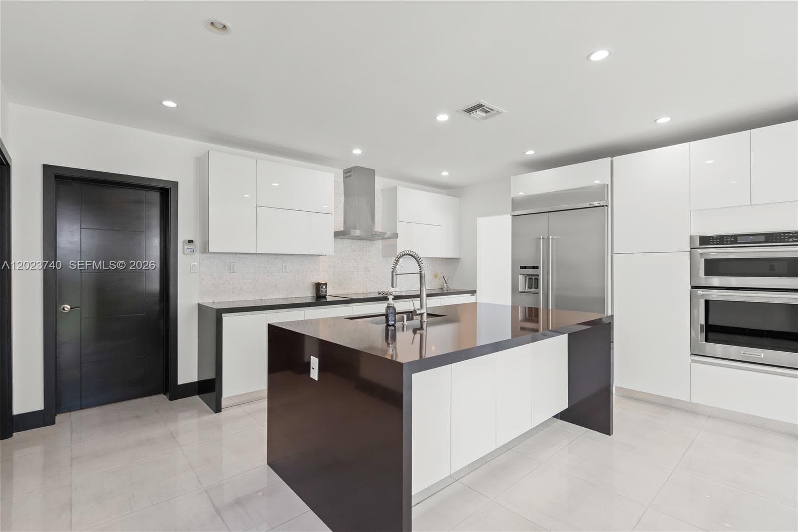 519 Alhambra Cir, Coral Gables FL 33134 — 33