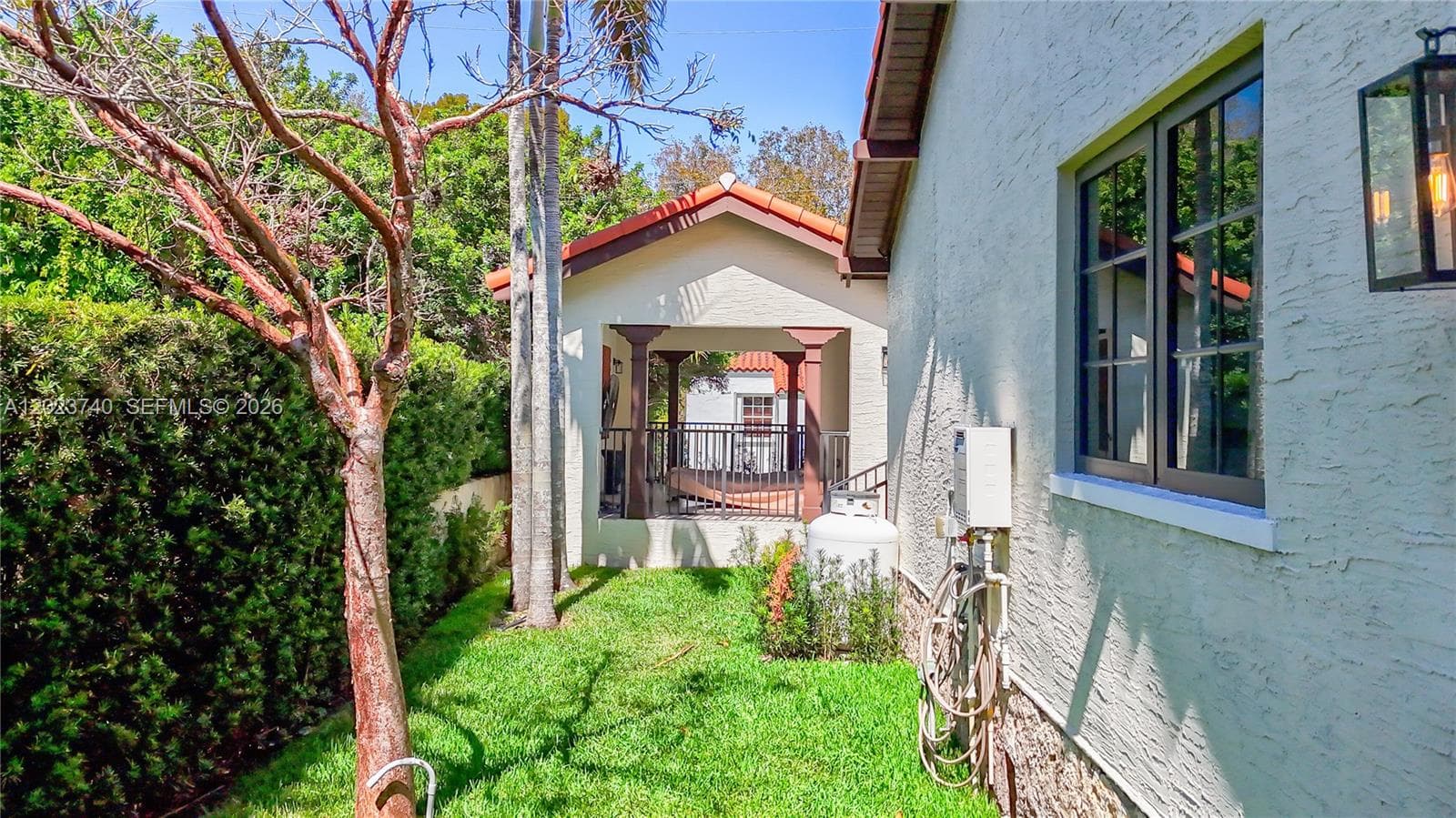 519 Alhambra Cir, Coral Gables FL 33134 — 25