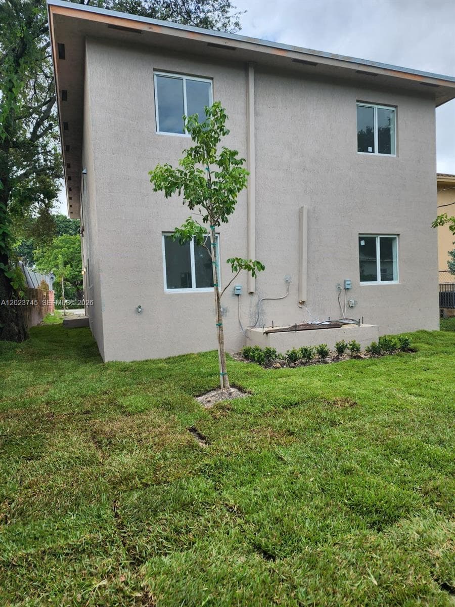 2750 NW 58th St # 2752, Miami FL 33142 — 3
