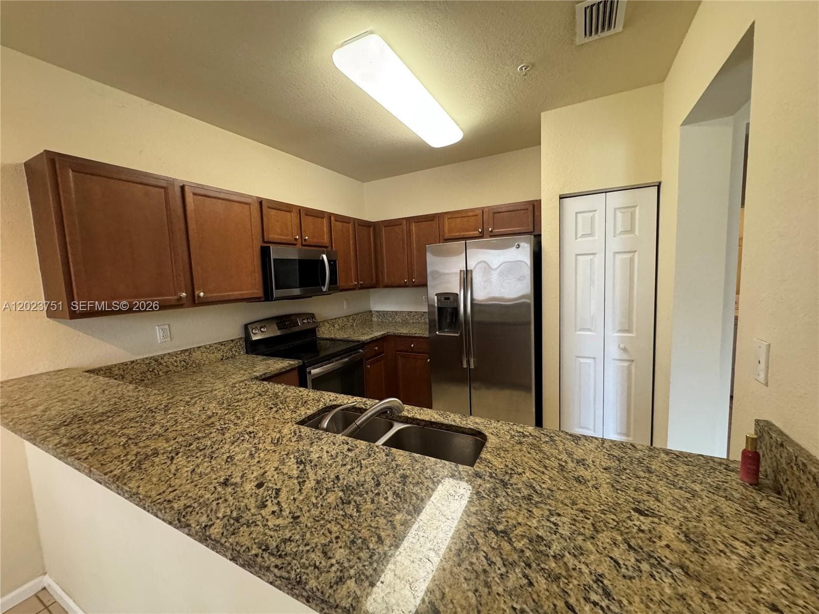 8650 NW 97 ave # 209, Doral FL 33178 — 2