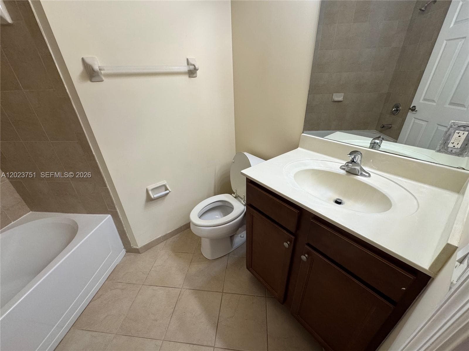 8650 NW 97 ave # 209, Doral FL 33178 — 13
