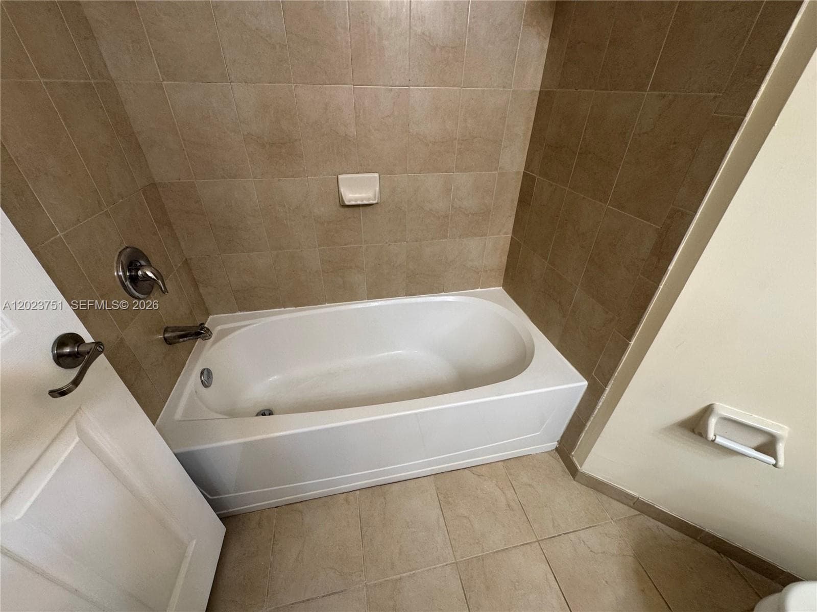 8650 NW 97 ave # 209, Doral FL 33178 — 12