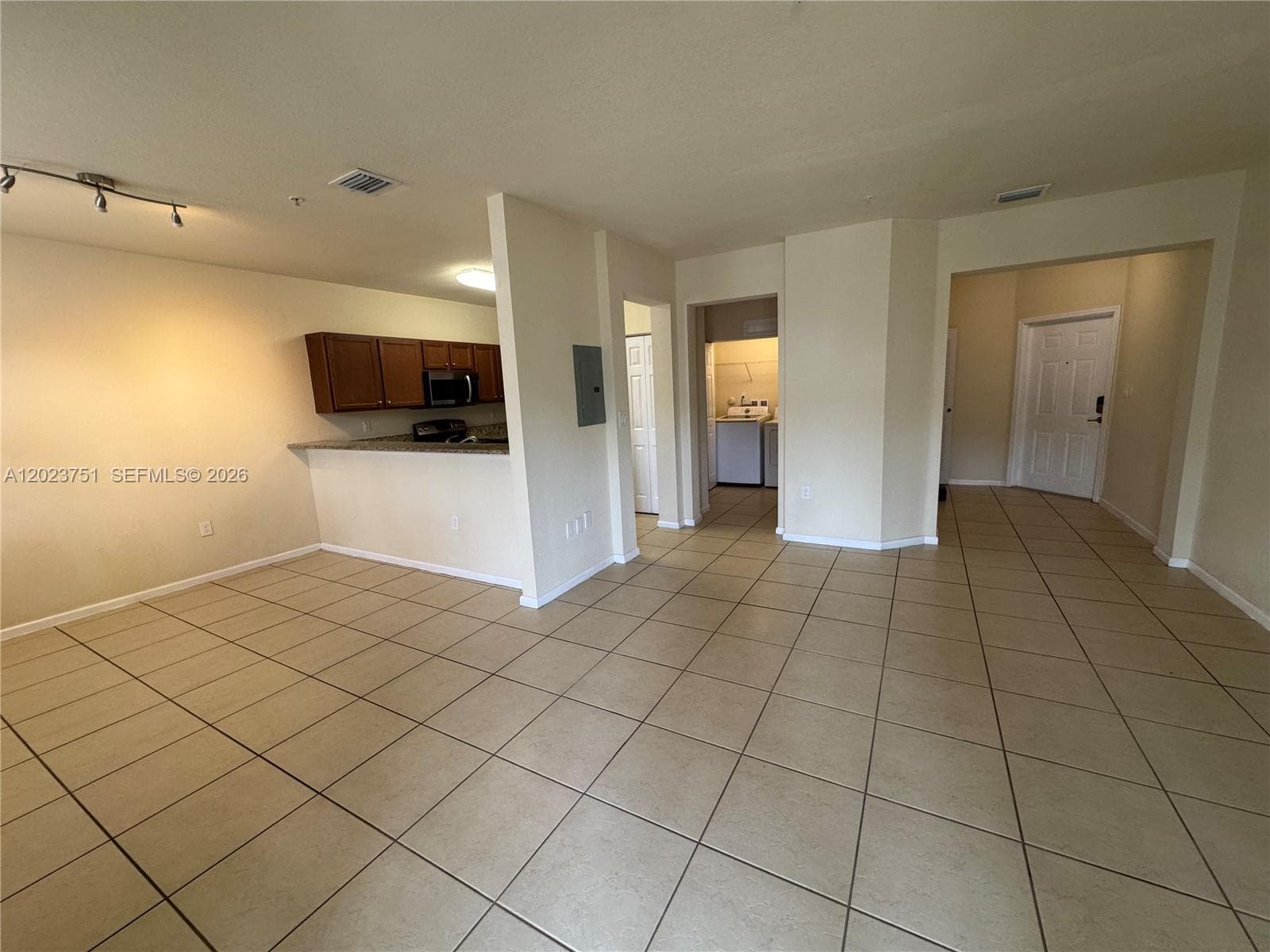 8650 NW 97 ave # 209, Doral FL 33178 — 22