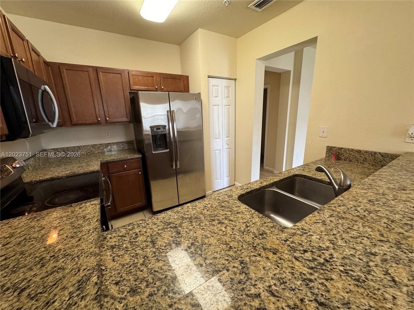 8650 NW 97 ave # 209, Doral FL 33178 — 3