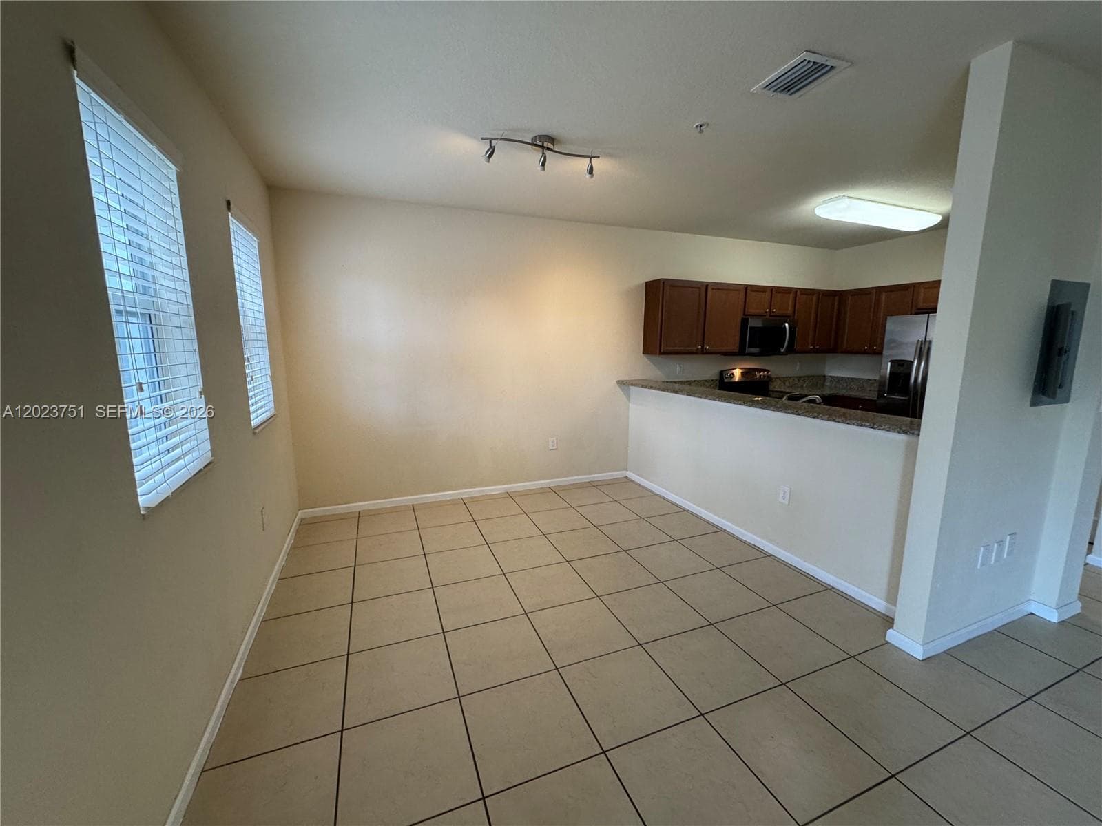 8650 NW 97 ave # 209, Doral FL 33178 — 5