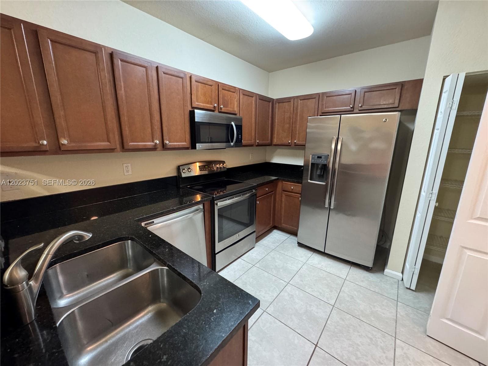 8650 NW 97 ave # 209, Doral FL 33178 — 4
