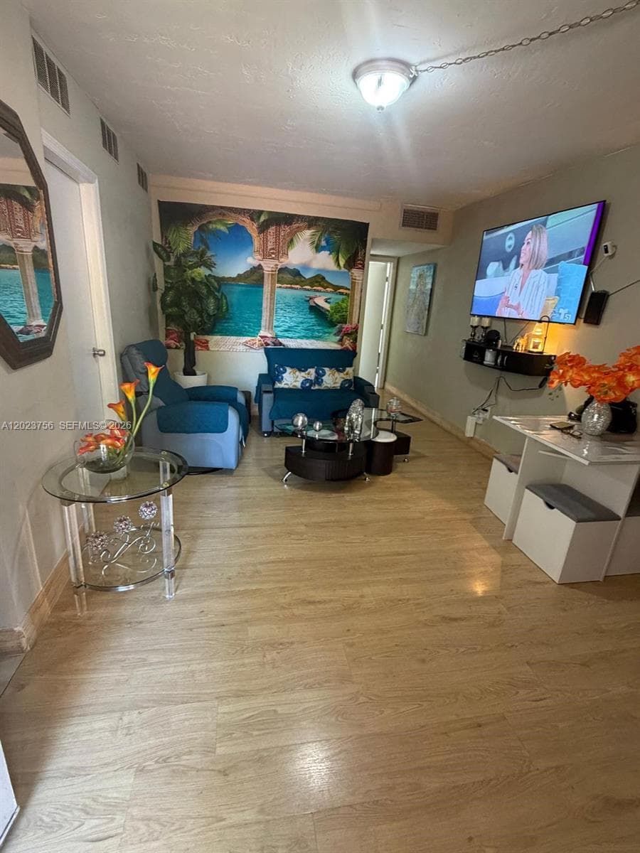 1245 W 24th St # 118, Hialeah FL 33010 — 1
