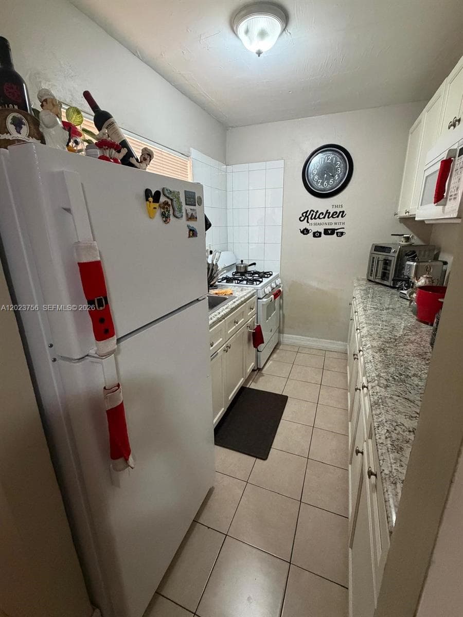 1245 W 24th St # 118, Hialeah FL 33010 — 5