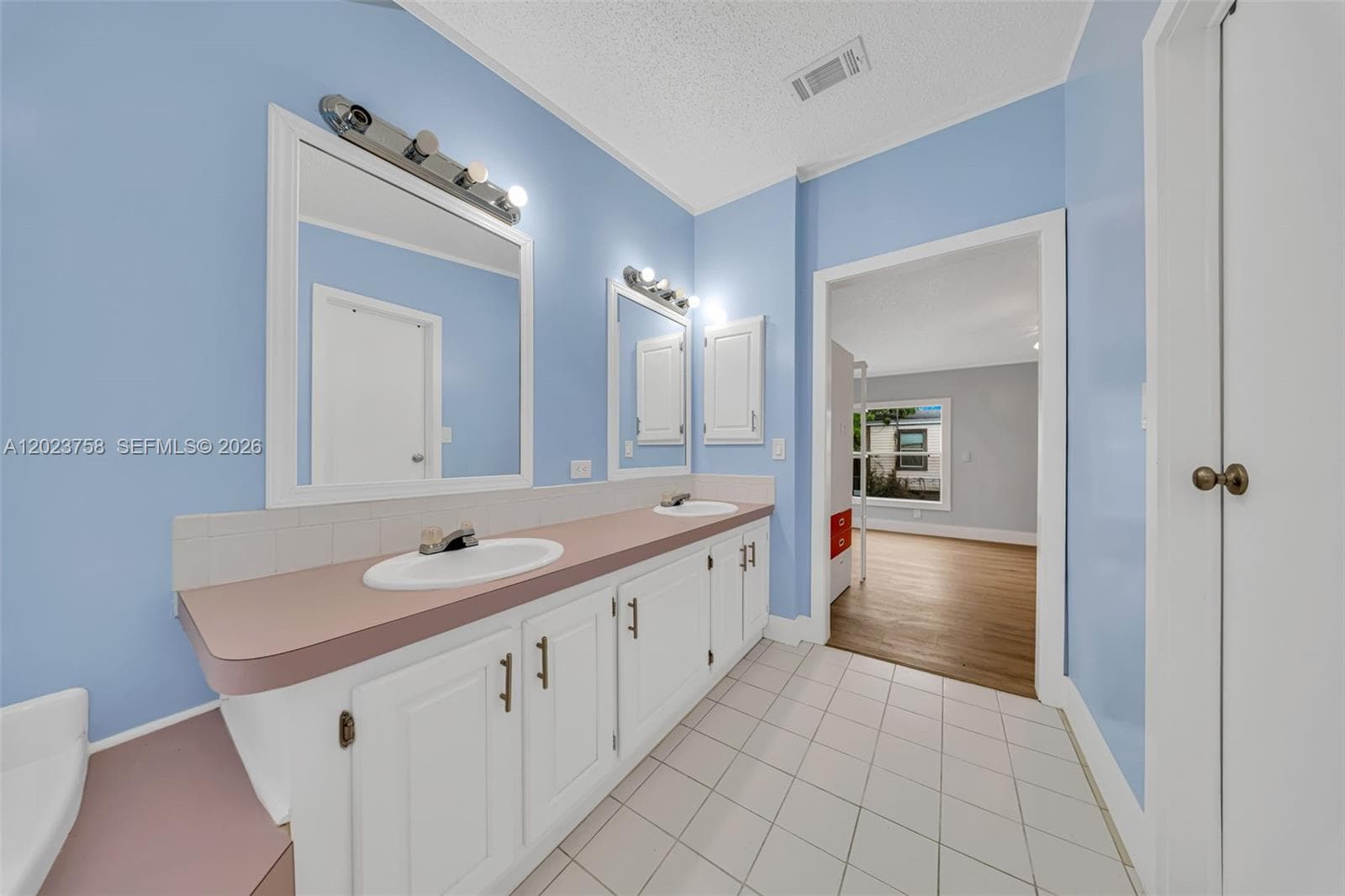 19800 SW 180th Ave lot 81 lot 82, Miami FL 33187 — 25