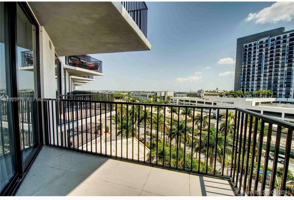 5300 Paseo Blvd   Unit 401 # 401, Doral FL 33166 — 17