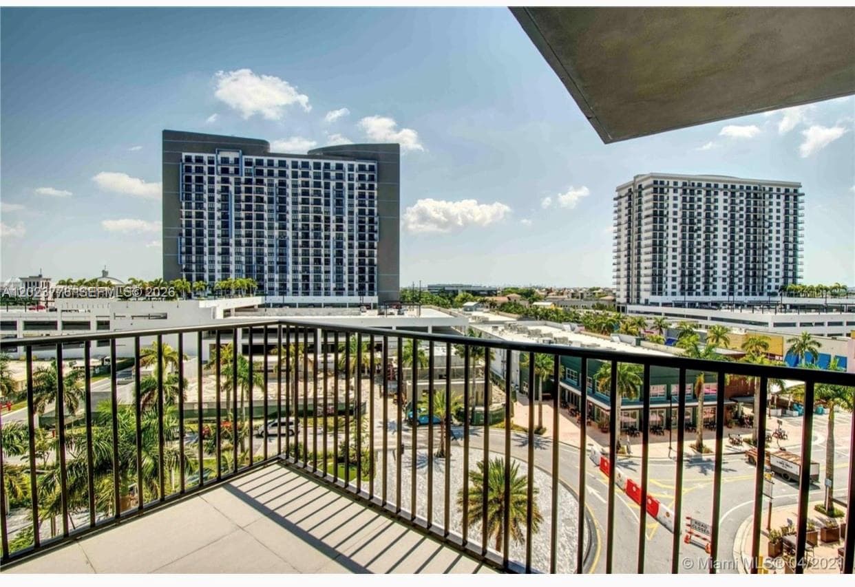 5300 Paseo Blvd   Unit 401 # 401, Doral FL 33166 — 16