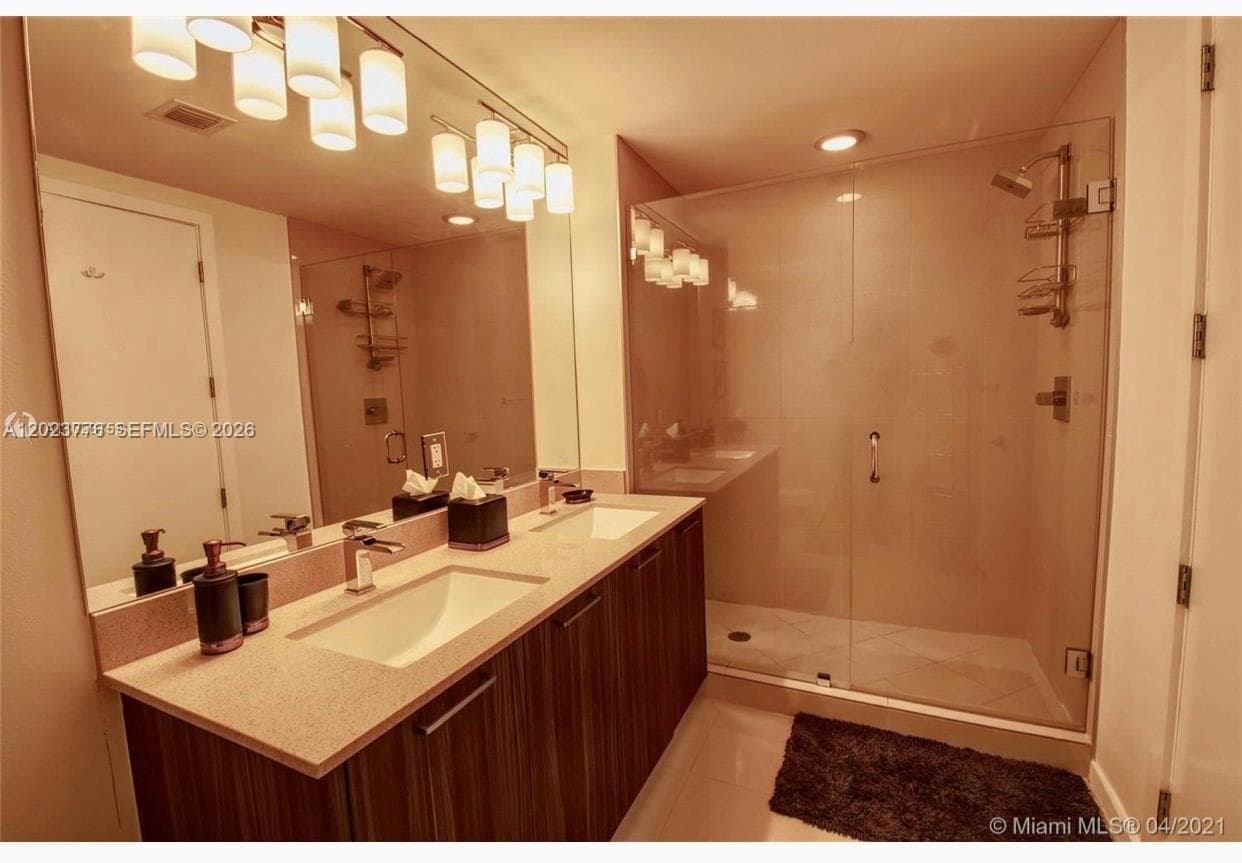 5300 Paseo Blvd   Unit 401 # 401, Doral FL 33166 — 19