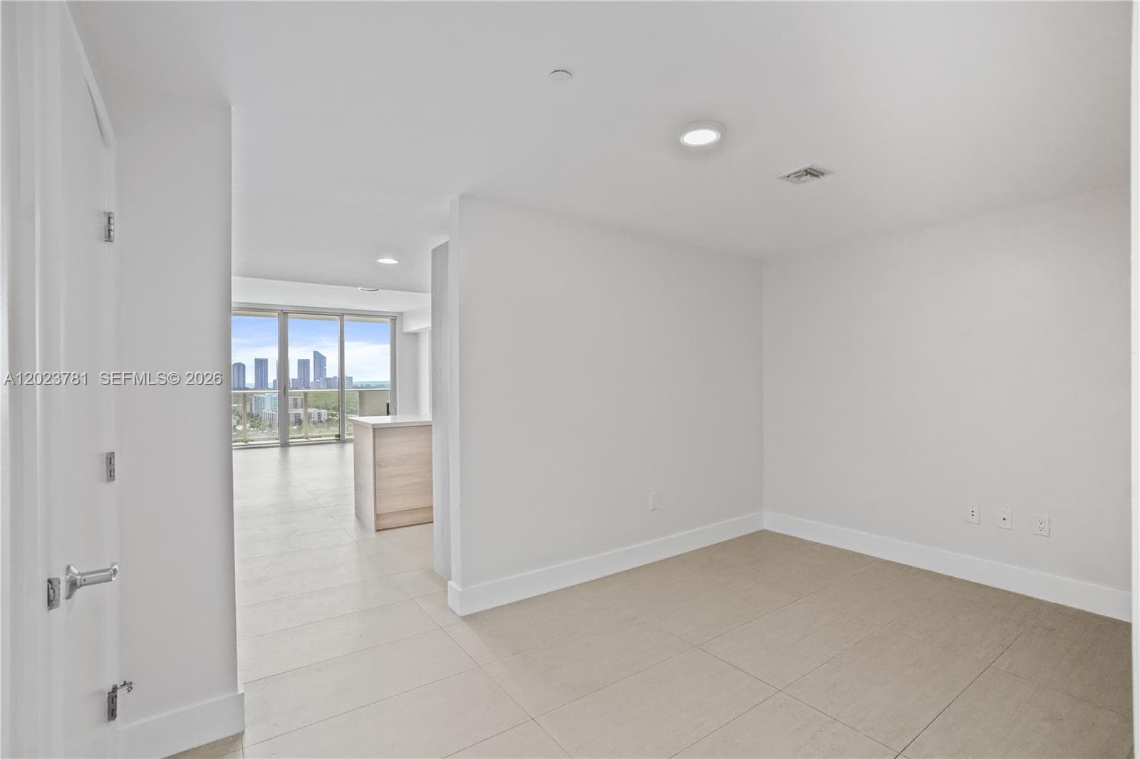 16385 Biscayne Blvd # 1919, North Miami Beach FL 33160 — 2