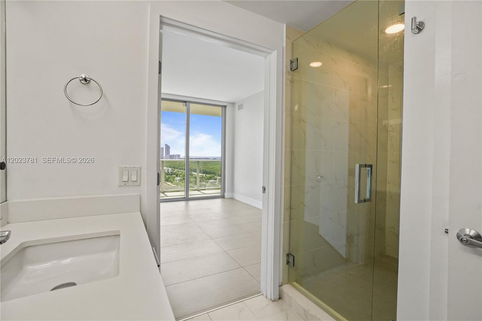 16385 Biscayne Blvd # 1919, North Miami Beach FL 33160 — 24