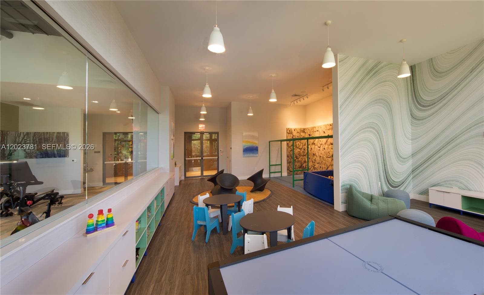 16385 Biscayne Blvd # 1919, North Miami Beach FL 33160 — 49