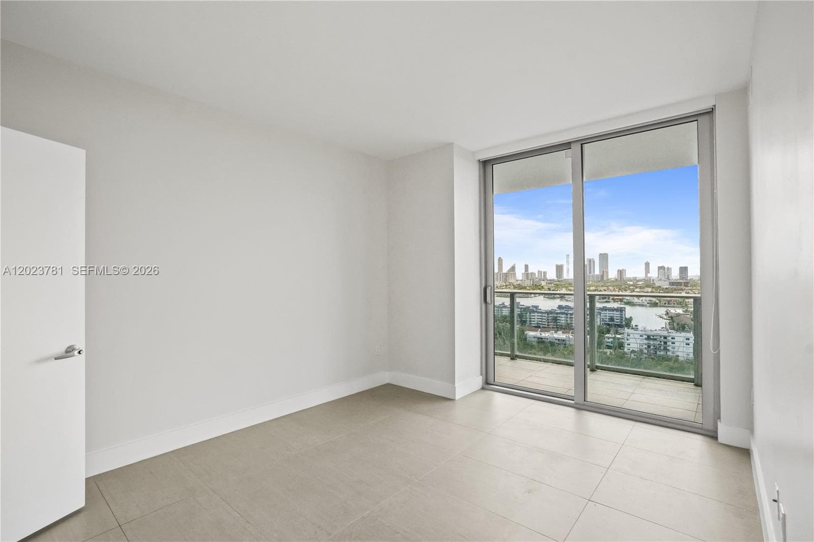 16385 Biscayne Blvd # 1919, North Miami Beach FL 33160 — 18
