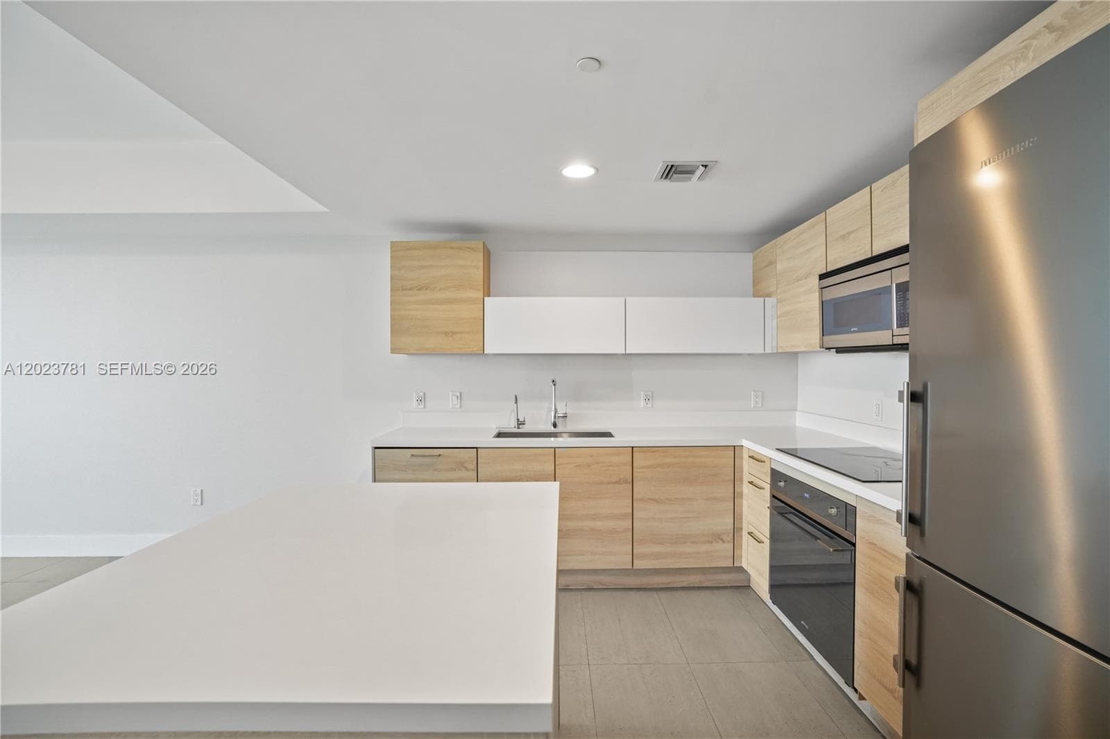 16385 Biscayne Blvd # 1919, North Miami Beach FL 33160 — 15