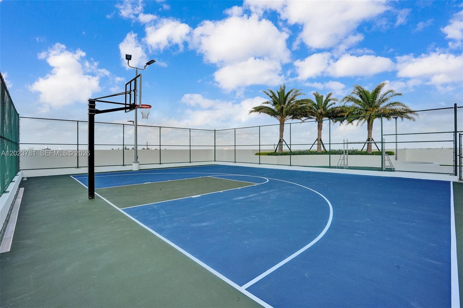 16385 Biscayne Blvd # 1919, North Miami Beach FL 33160 — 60