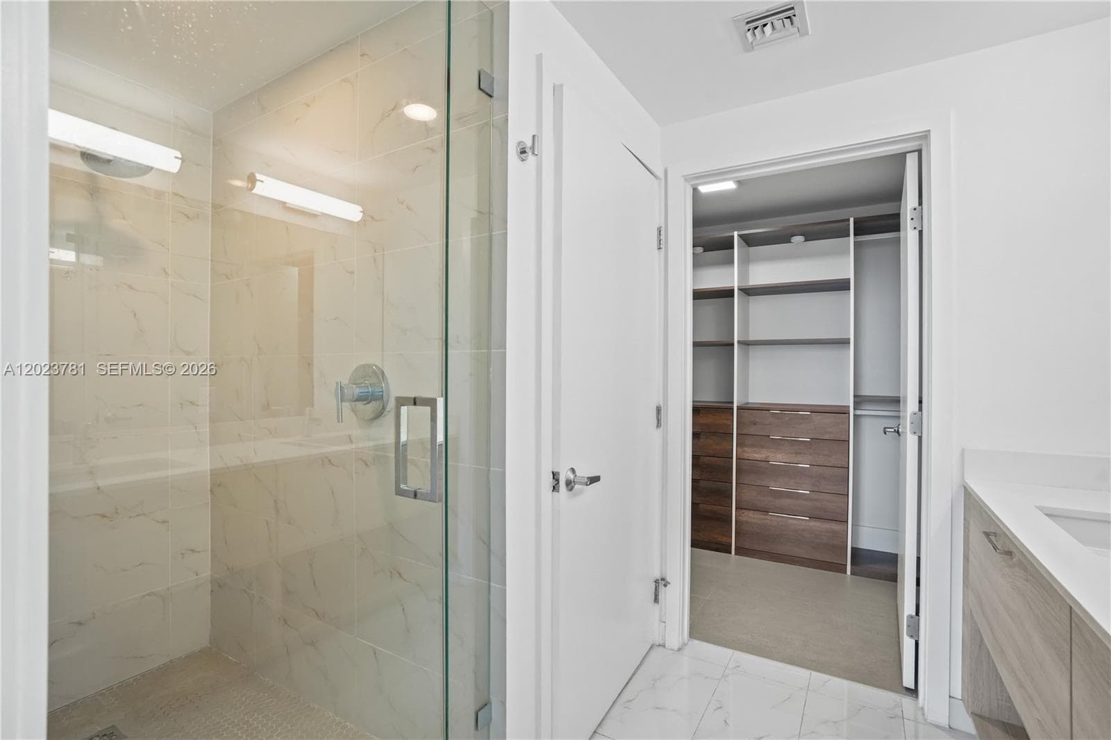 16385 Biscayne Blvd # 1919, North Miami Beach FL 33160 — 25