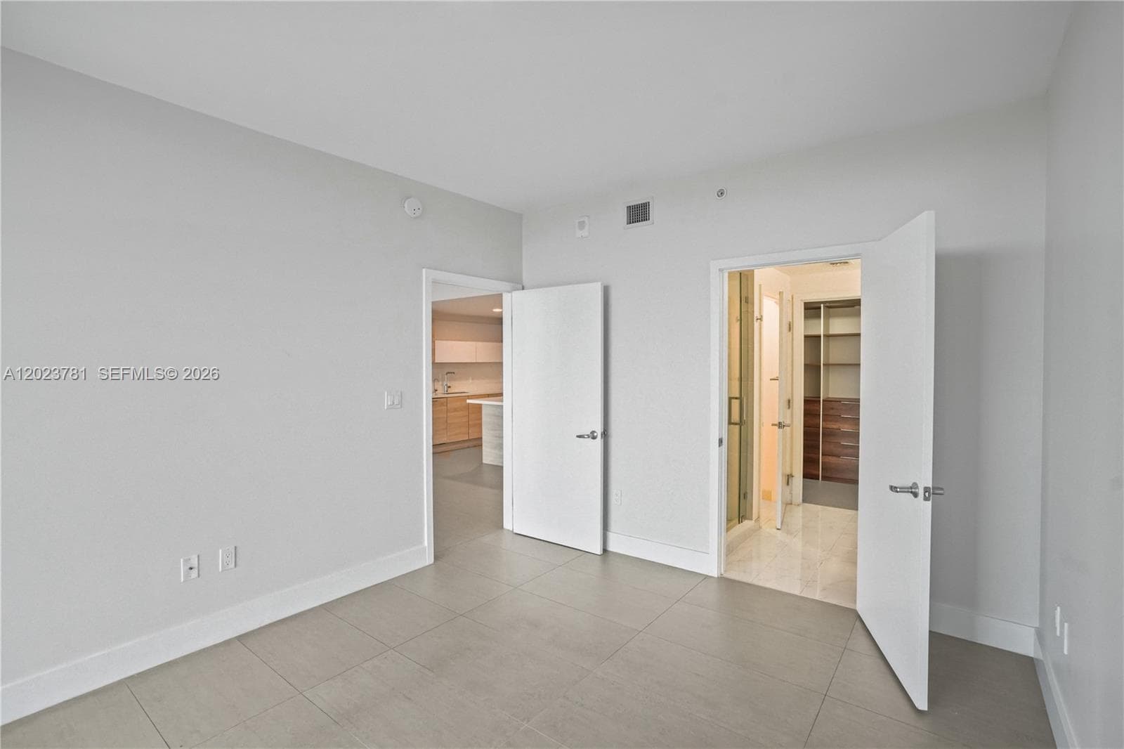 16385 Biscayne Blvd # 1919, North Miami Beach FL 33160 — 21