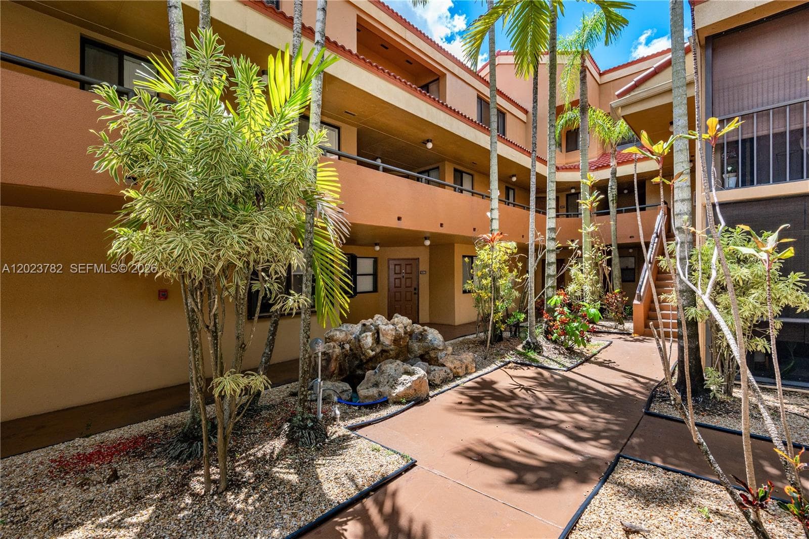 15525 N Miami Lakeway N # 8, Miami Lakes FL 33014 — 3