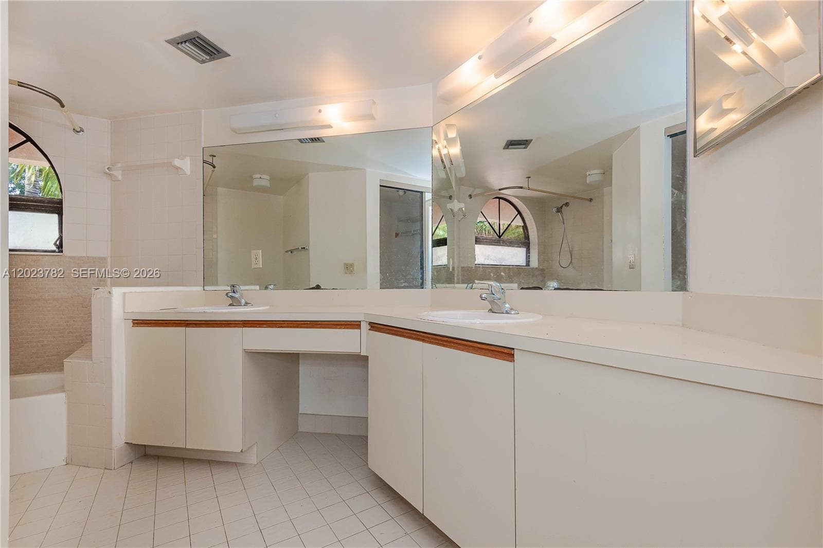 15525 N Miami Lakeway N # 8, Miami Lakes FL 33014 — 24